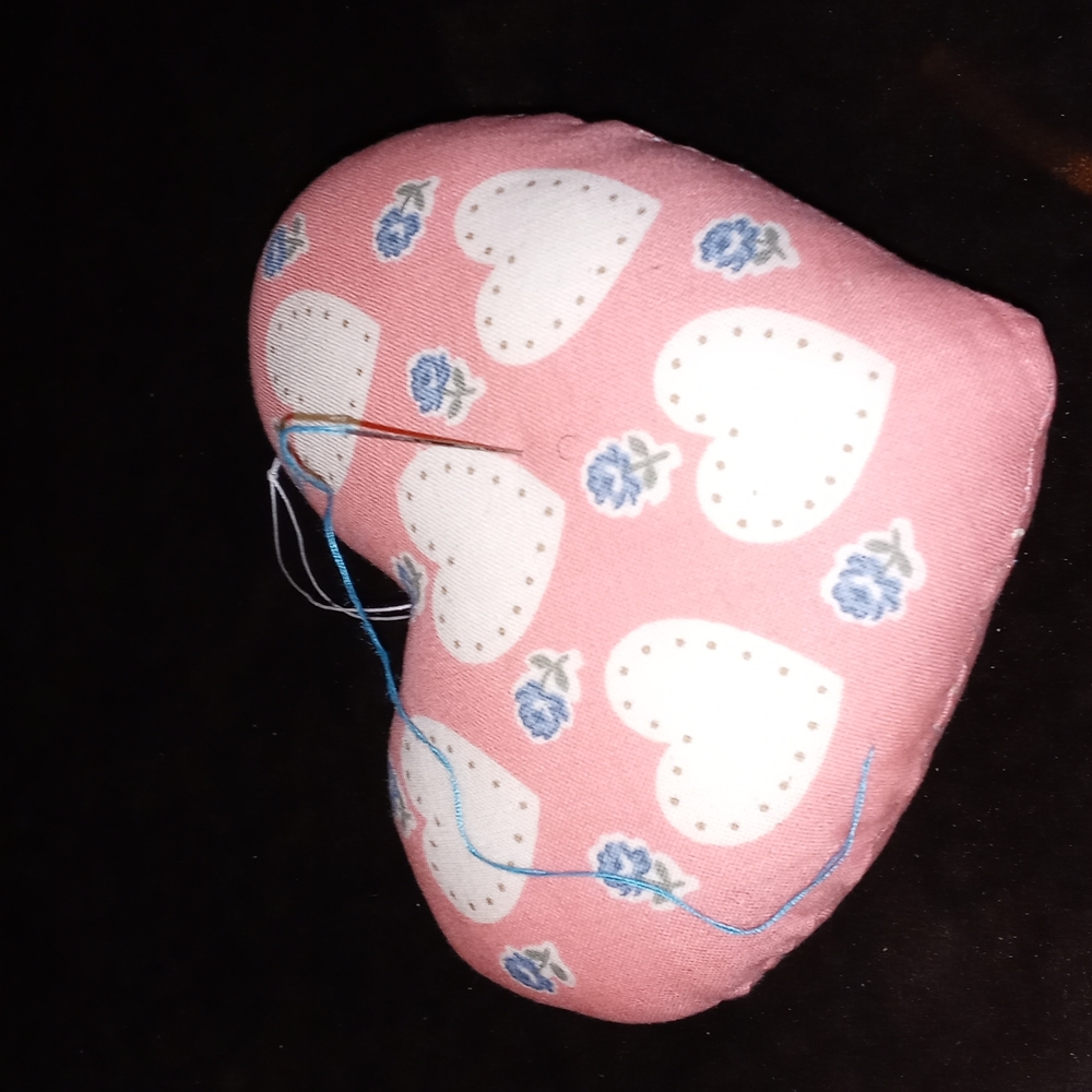 BiG Pink π w/ white π & blueπ·*Vintage* SEWING NEEDLE PIN CUSHION *@SEE PICS** - Picture 3 of 3